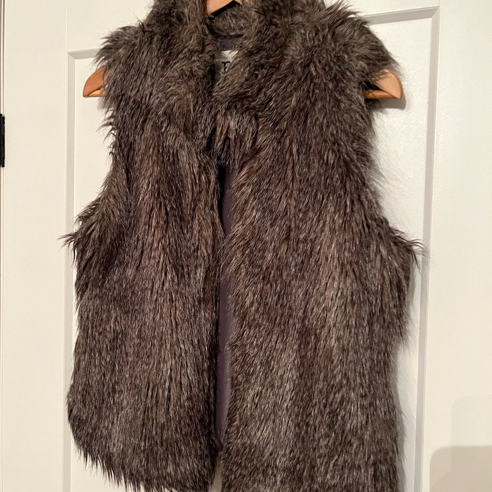 Faux Fur Vest in Gray